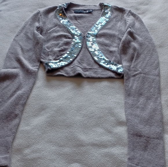 Gray long-sleeve wool-blend shrug with sequins trim - Picture 2 of 3